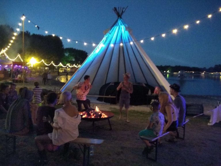 Zweethut en sweatlodge op festivals in de tipi tent