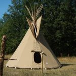 Tipi tent, kleur beige, licht bruin, brandvertragend doek, verhuur en verkoop tipi tenten van wincirkeltenten
