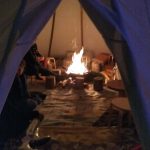 vuurschaal in tipi tent