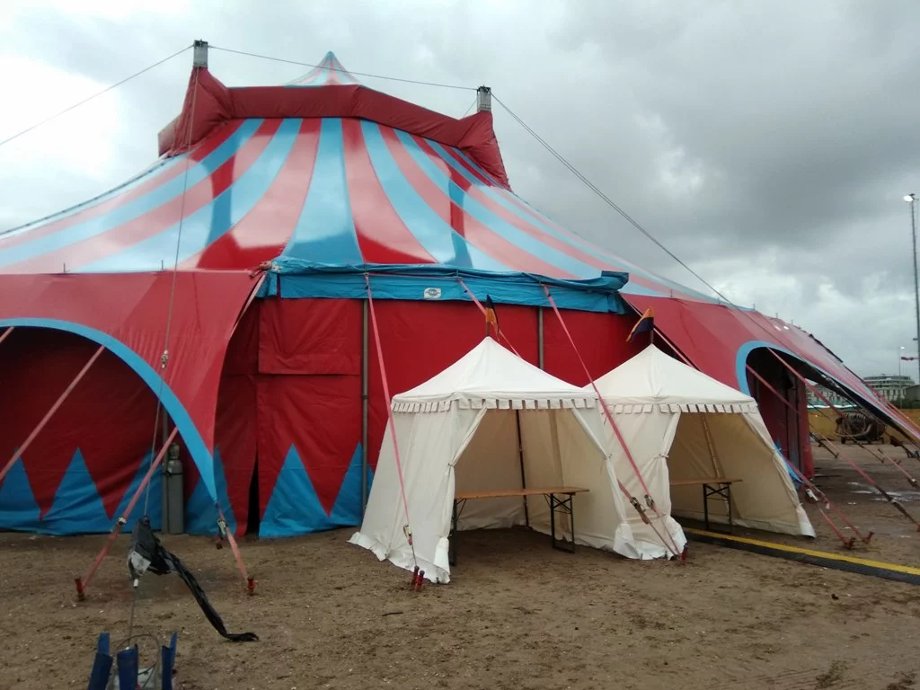 Marktkraam huren, middeleeuwse marktkraam op Valtivest festival, Amsterdam