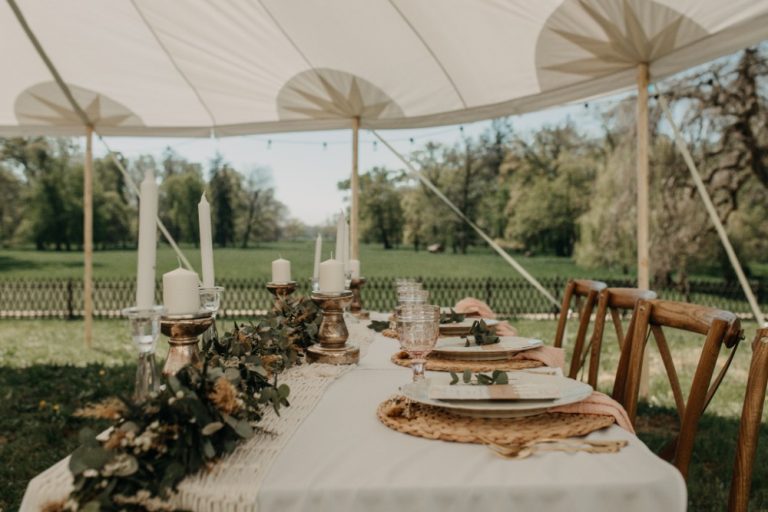 Bruiloft feesttent, grote historische tent huren