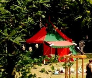 Authentieke riddertenten en kasteeltenten voor middeleeuwse en historische evenementen; hoogwaardige tentverhuur in Noord-Holland door Windcirkeltenten