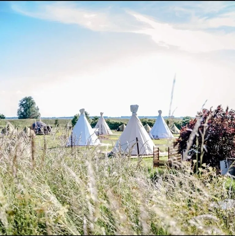 Camping in Zeeland met tipi glamping tenten van Windcirkeltenten